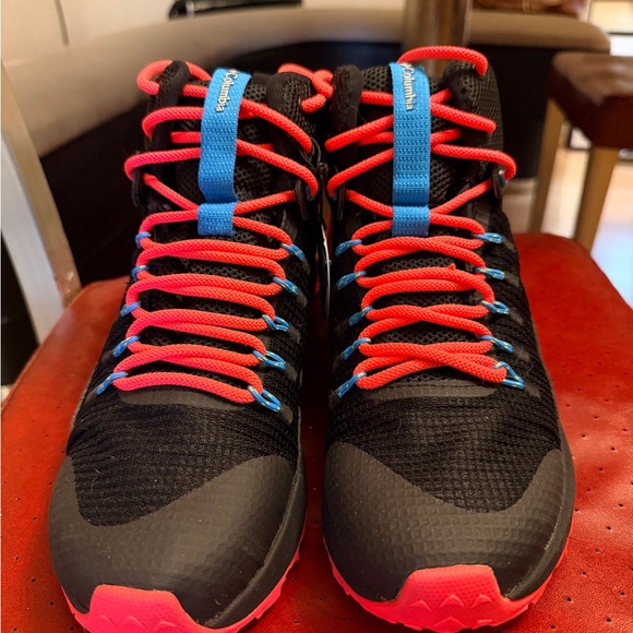 Columbia Women's Trailstorm Mid Waterproof Hiking Shoe - Picture 2 of 7